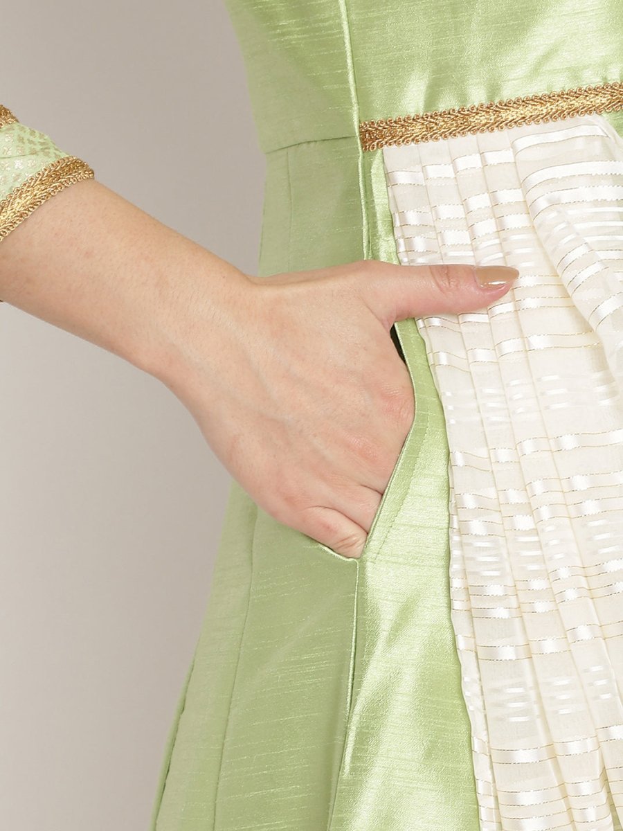 Ahalyaa Gorgeous Green Art Silk Kurta