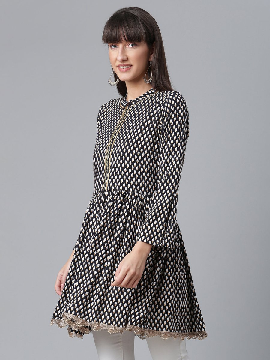Ahalyaa Black & White Printed Tunic