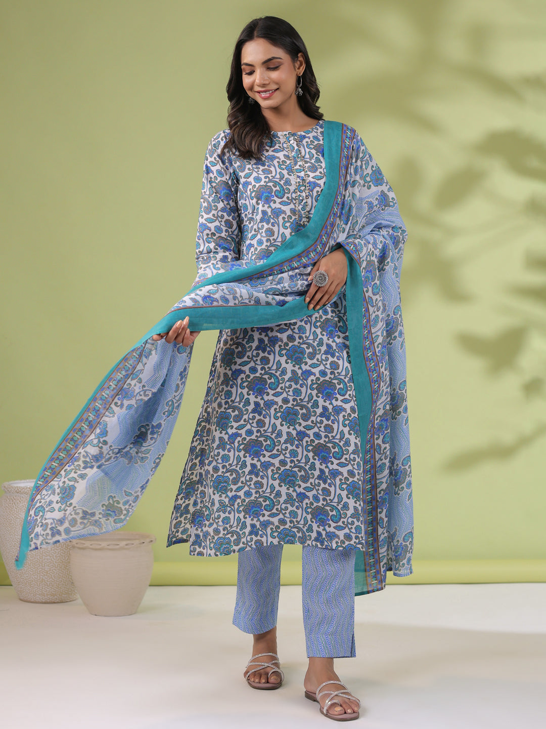 Janasya Regular Poly Cotton White Floral Round Neck Kurta Set