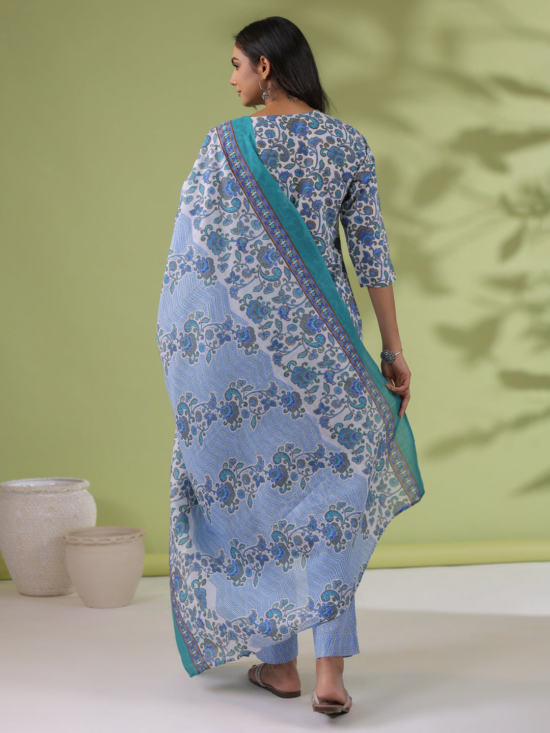 Janasya Regular Poly Cotton White Floral Round Neck Kurta Set