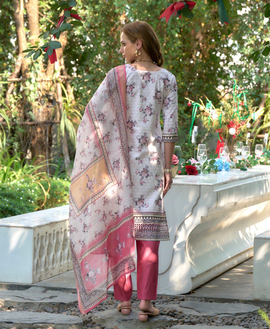 Prazu Fashion Off White Cotton Leaf Embroidered Kurta Set