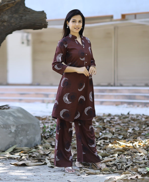 Prazu Fashion Brown Reyon Viscose Print Kurti With Pant