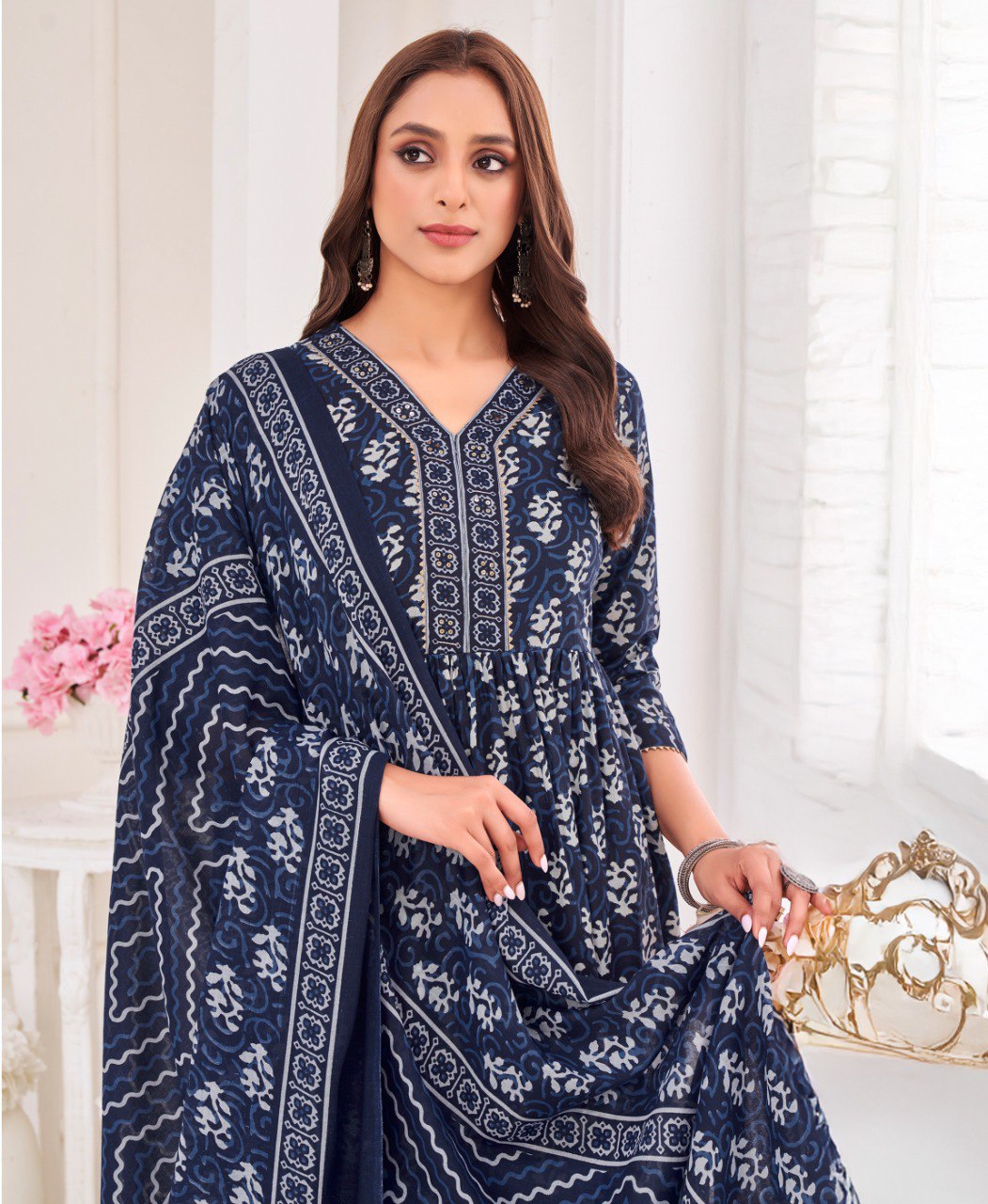 Prazu Fashion Navy Blue Pure Cotton Geometric & Gold Foil Print Kurta Set