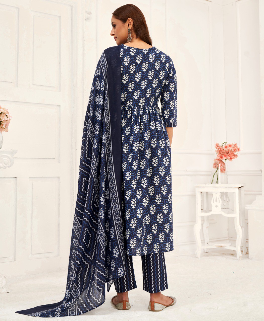 Prazu Fashion Navy Blue Pure Cotton Geometric & Gold Foil Print Kurta Set
