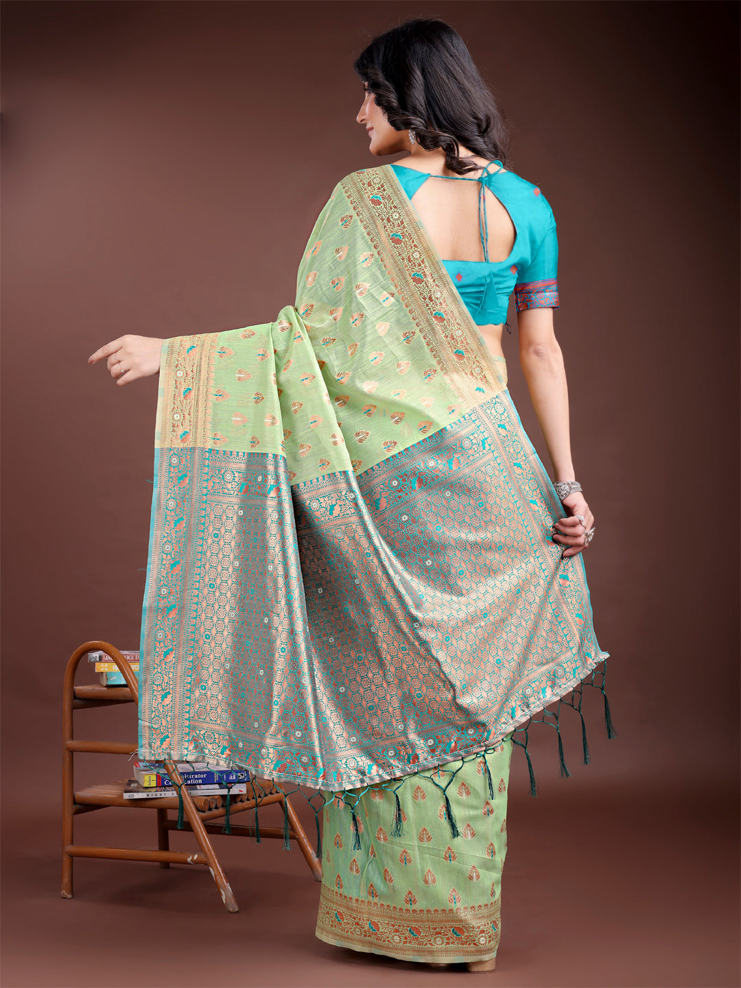 Astita Elegant Light Green Cotton Saree with Contrast Pallu - Perfect Blend of Tradition & Comfort - Distacart
