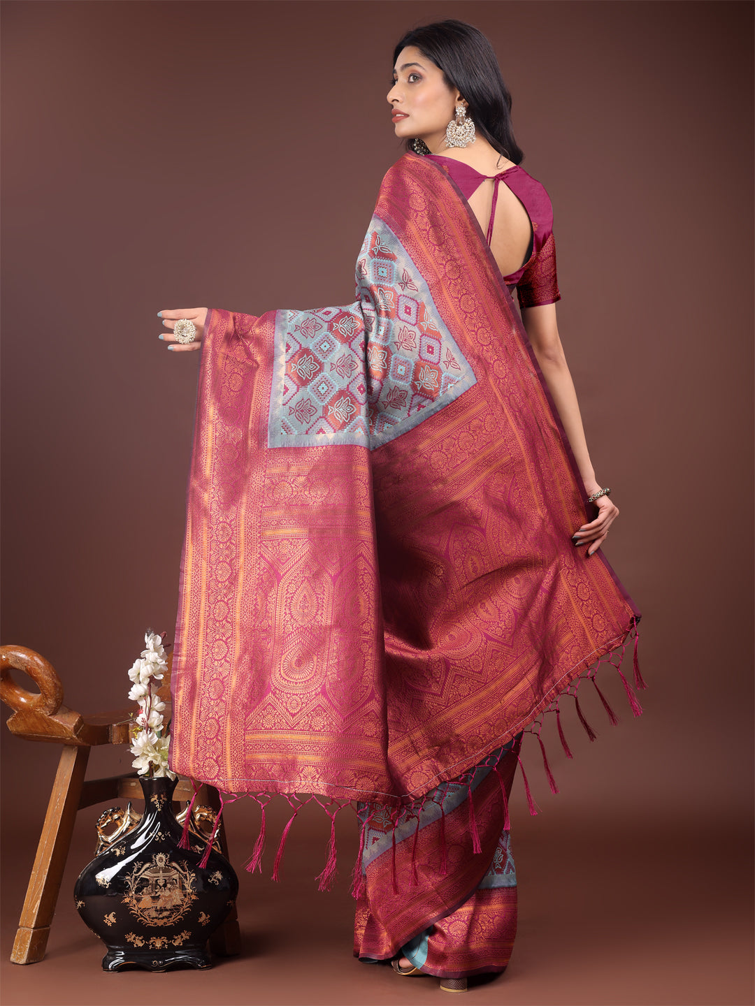 Astita Majestic Red & Teal Silk Saree with Rich Woven Pallu - A Regal Touch for Special Moments - Distacart