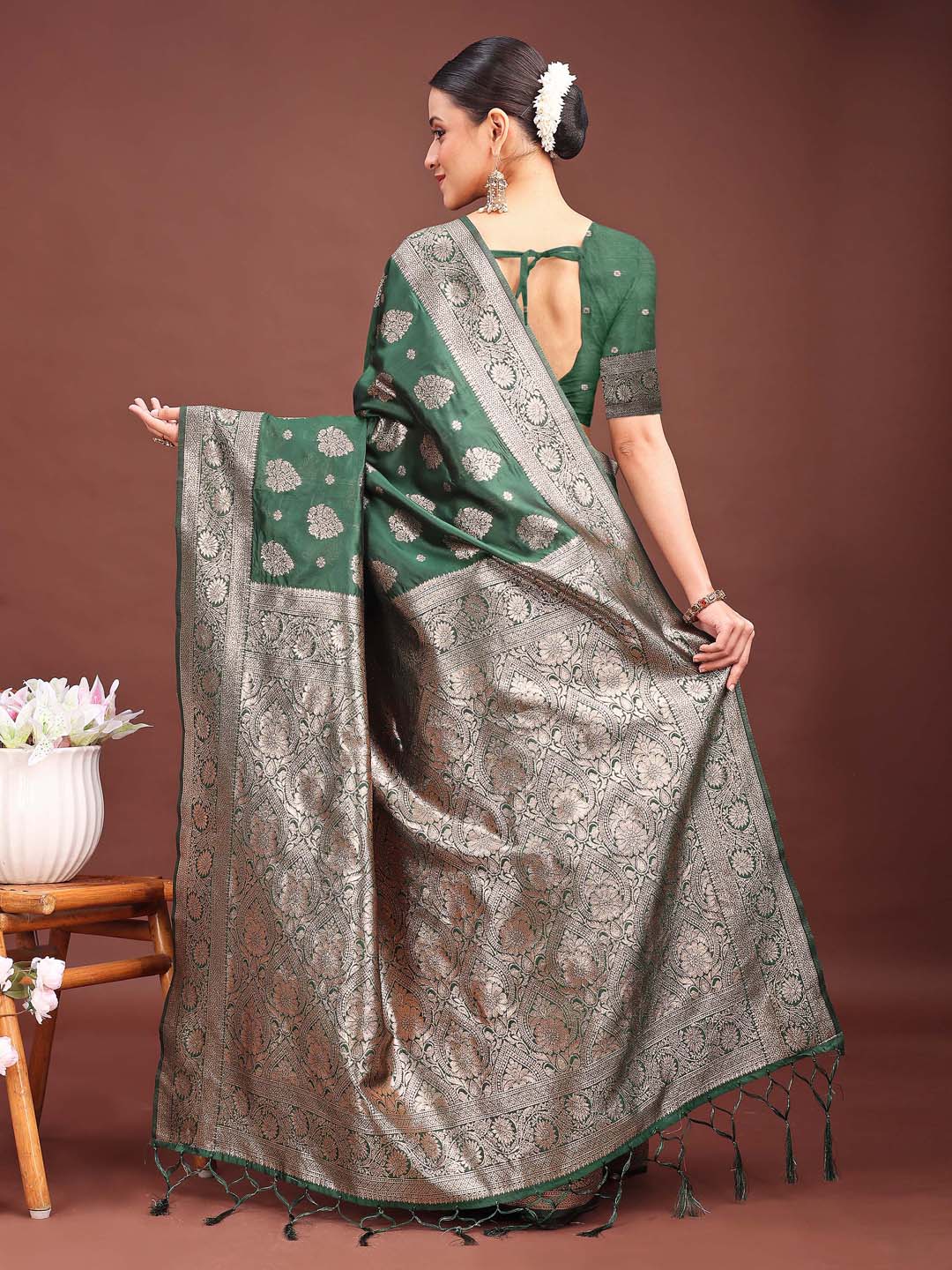 Astita Dark Green Banarasi Silk Saree with Zari Weaving - A Timeless Tale of Elegance - Distacart