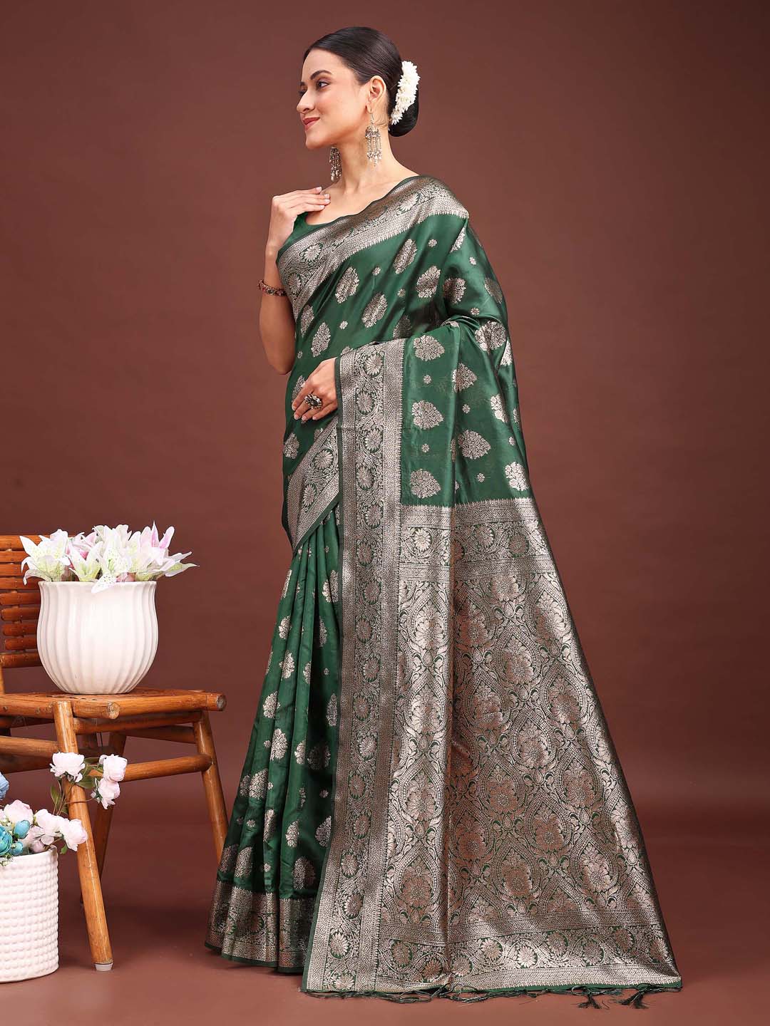 Astita Dark Green Banarasi Silk Saree with Zari Weaving - A Timeless Tale of Elegance - Distacart