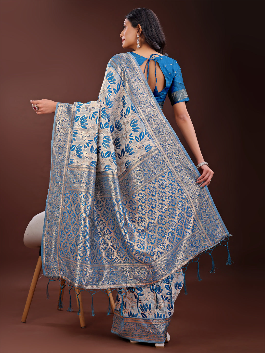 Astita Stunning Beige & Red Linen Saree with Floral Print and Rich Zari Pallu - Festive & Traditional Wear - Distacart