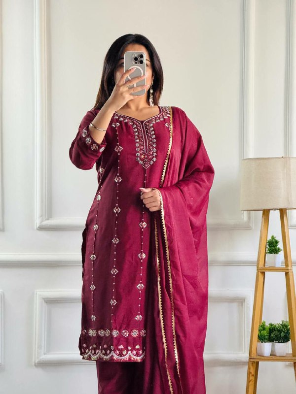 Prazu Fashion Maroon Georgette Embroidered Salwar Suit