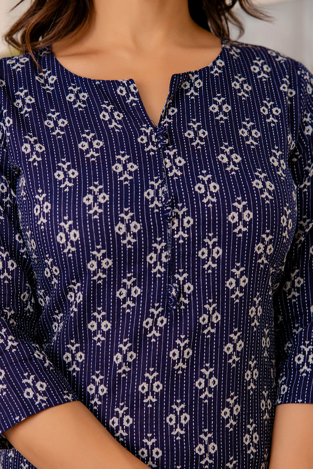 Women Navy Blue Printed Straight Kurta with Three Quarter Sleeves - Rasiya