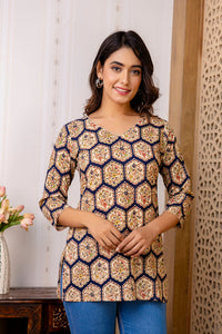 Thumbnail for Women Black Printed Straight Tunic - Rasiya