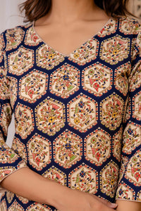 Thumbnail for Women Black Printed Straight Tunic - Rasiya
