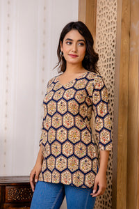 Thumbnail for Women Black Printed Straight Tunic - Rasiya
