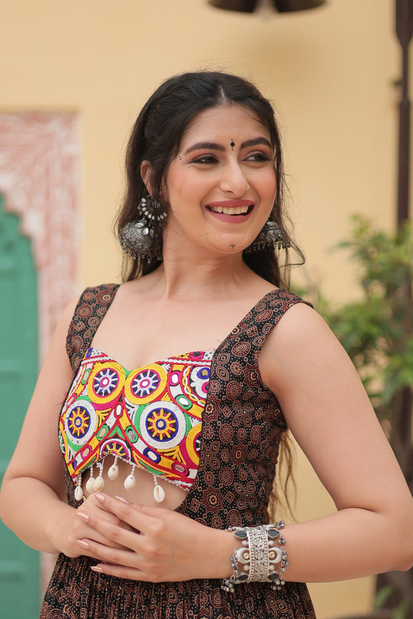 Lorenvalley Black Printed Cotton With Kutchi Gamthi Work and Kodi Lace Gown - Distacart