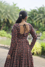 Thumbnail for Lorenvalley Black Printed Cotton With Kutchi Gamthi Work And Kodi Lace Kurti - Distacart