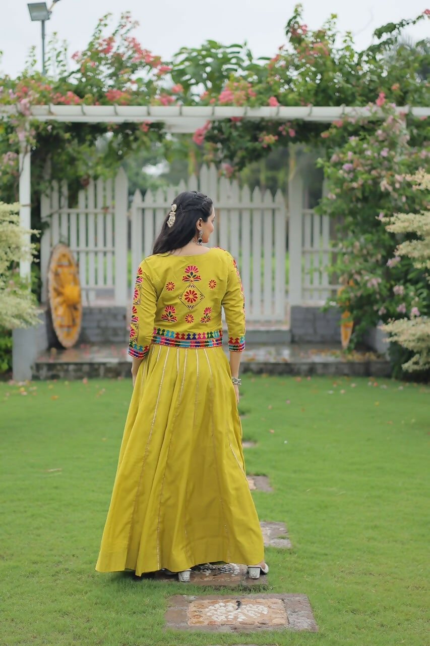 RR-10 Parrot Green (5)