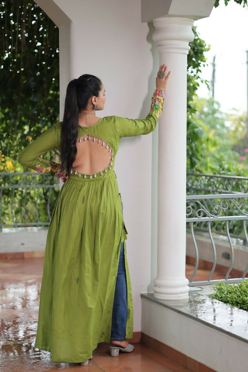 VN-KA-Navratri-1123-Parrot Green-6