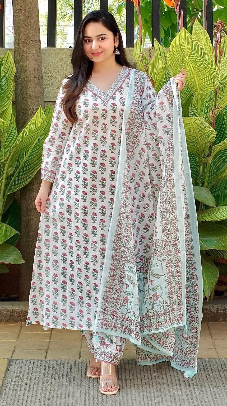 NOZ2TOZ Women White Printed Viscose Rayon Kurta And Pant Set