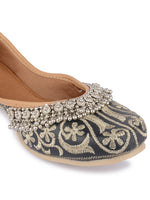 Thumbnail for Desi Colour Women Indian Ethnic Footwear-Black Gungroo - Distacart