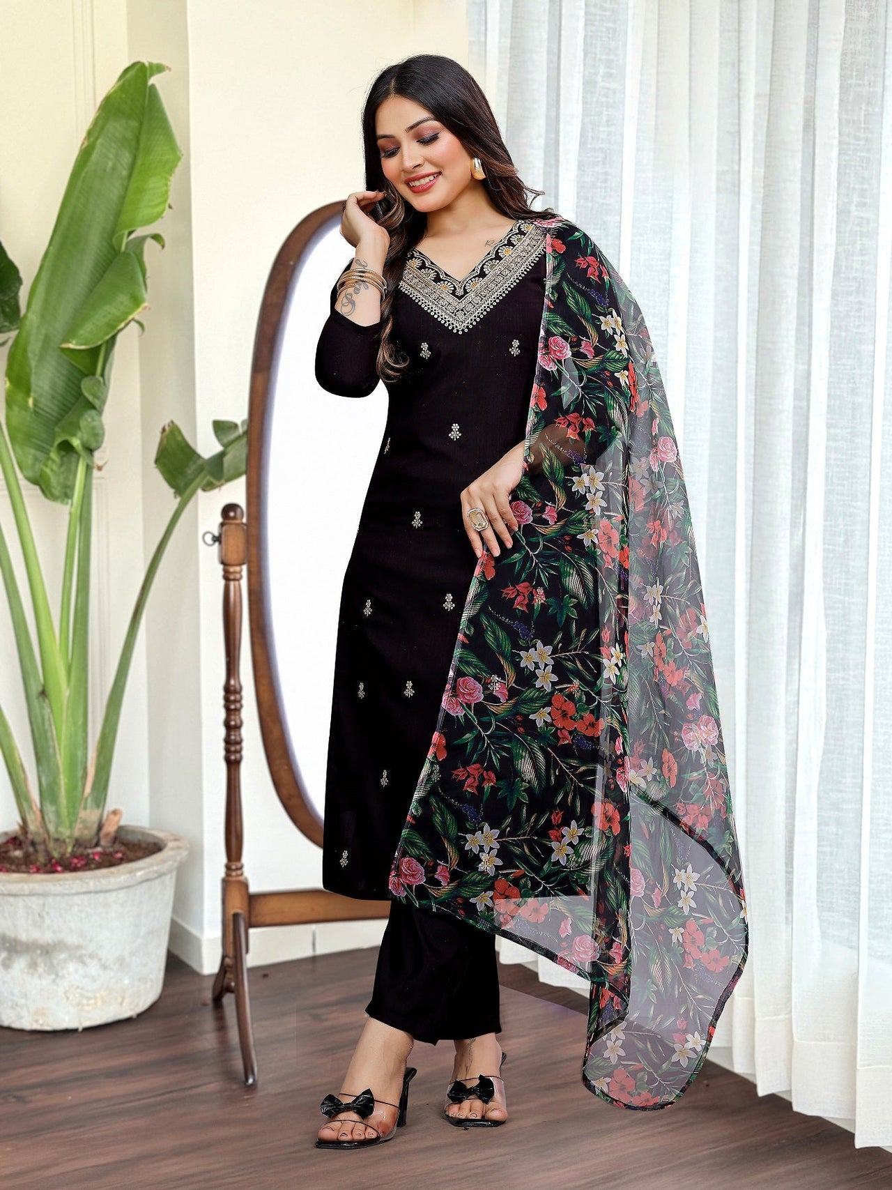 Lyush Women Party Wear Embroidery Worked Kurta With Pant And Dupatta Set - Black