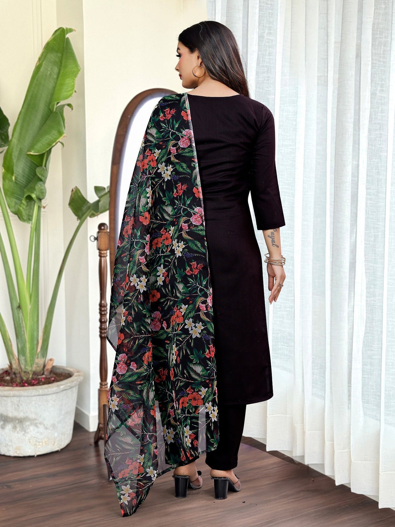 Lyush Women Party Wear Embroidery Worked Kurta With Pant And Dupatta Set - Black