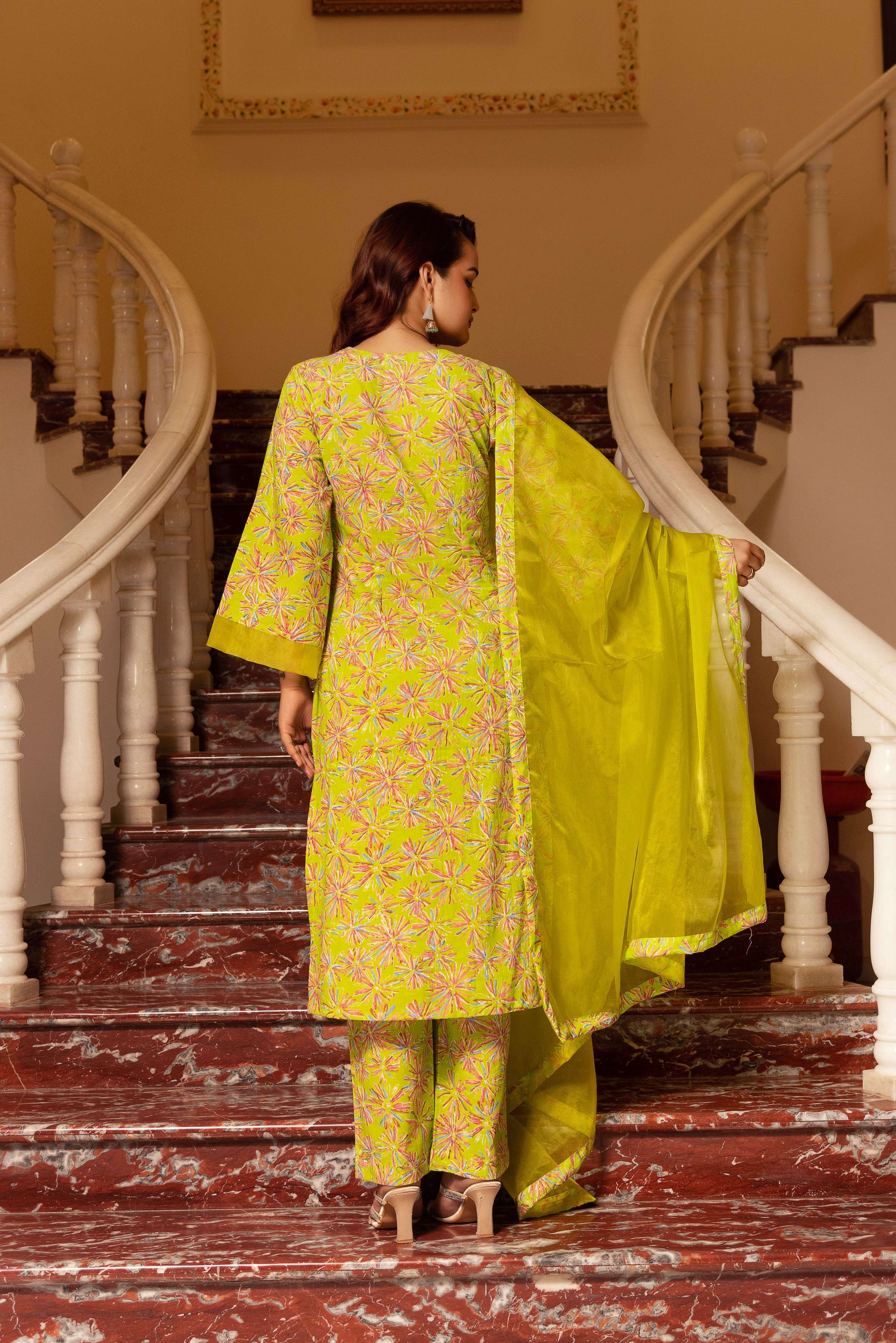 Pomcha Jaipur Kapas Green Suit Set - Distacart