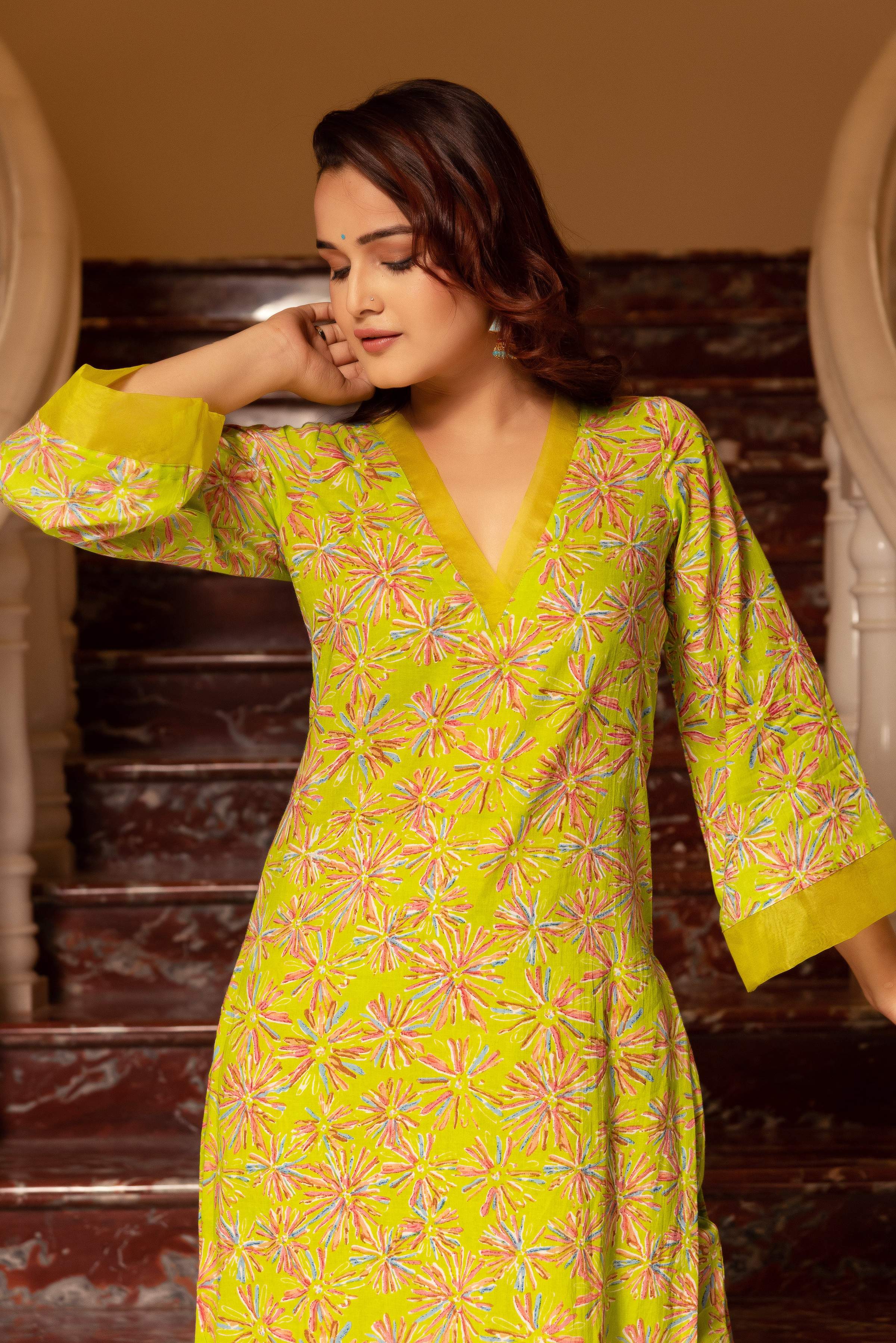 Pomcha Jaipur Kapas Green Suit Set - Distacart