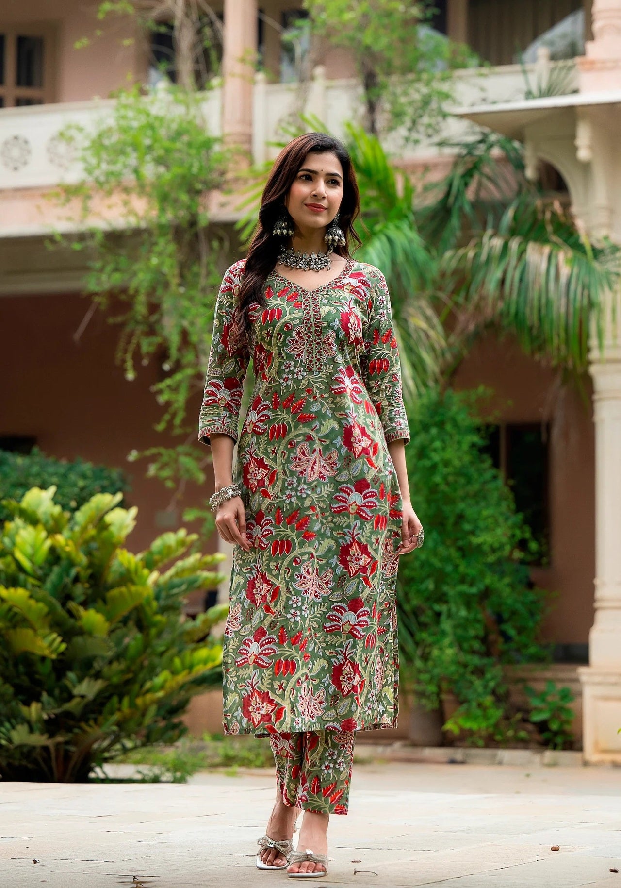 NOZ2TOZ Women Multicolour Printed Viscose Rayon Kurta, Pant And Dupatta Set