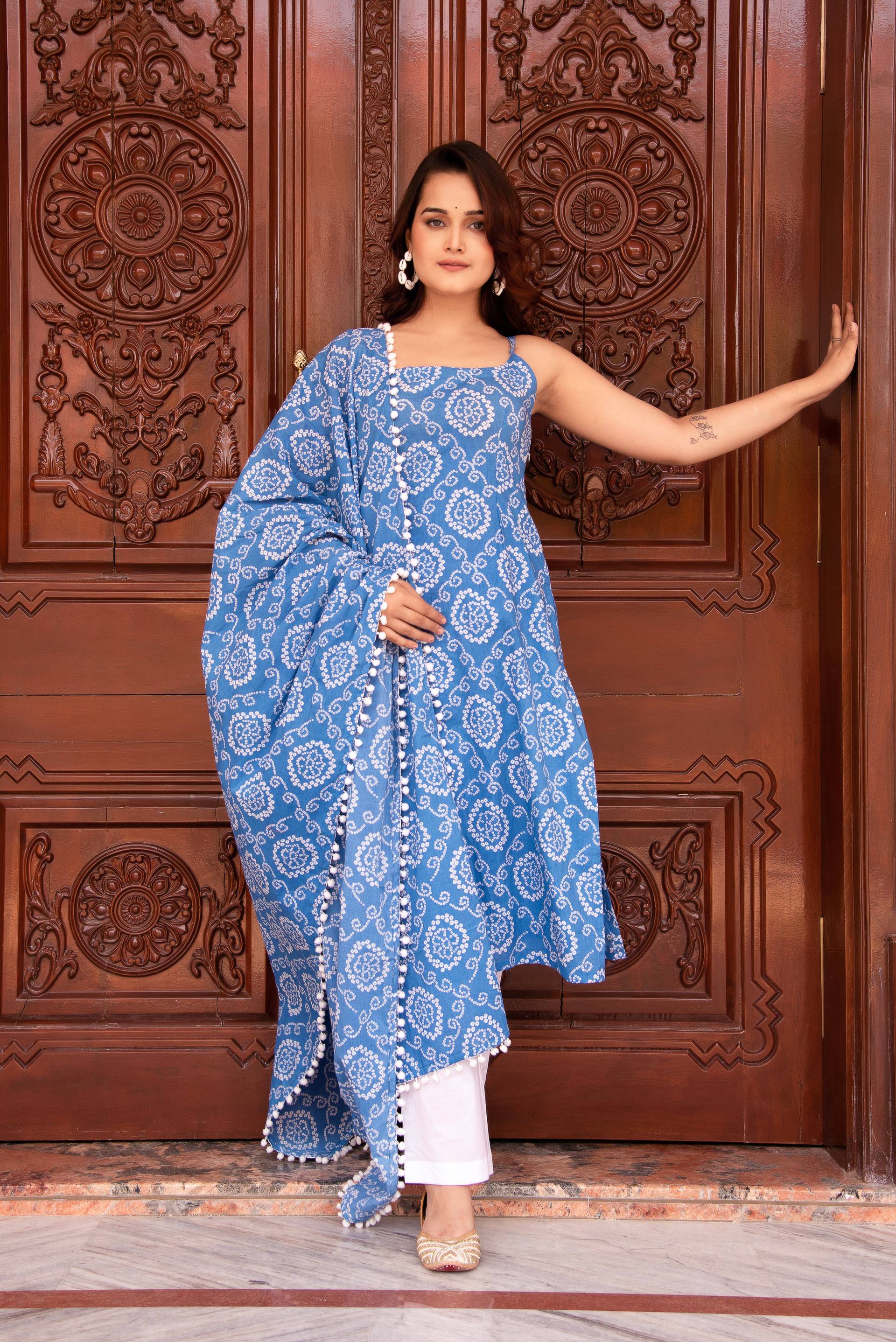Pomcha Jaipur Kapas Blue Bandhej Sleeveless Suit Set - Distacart