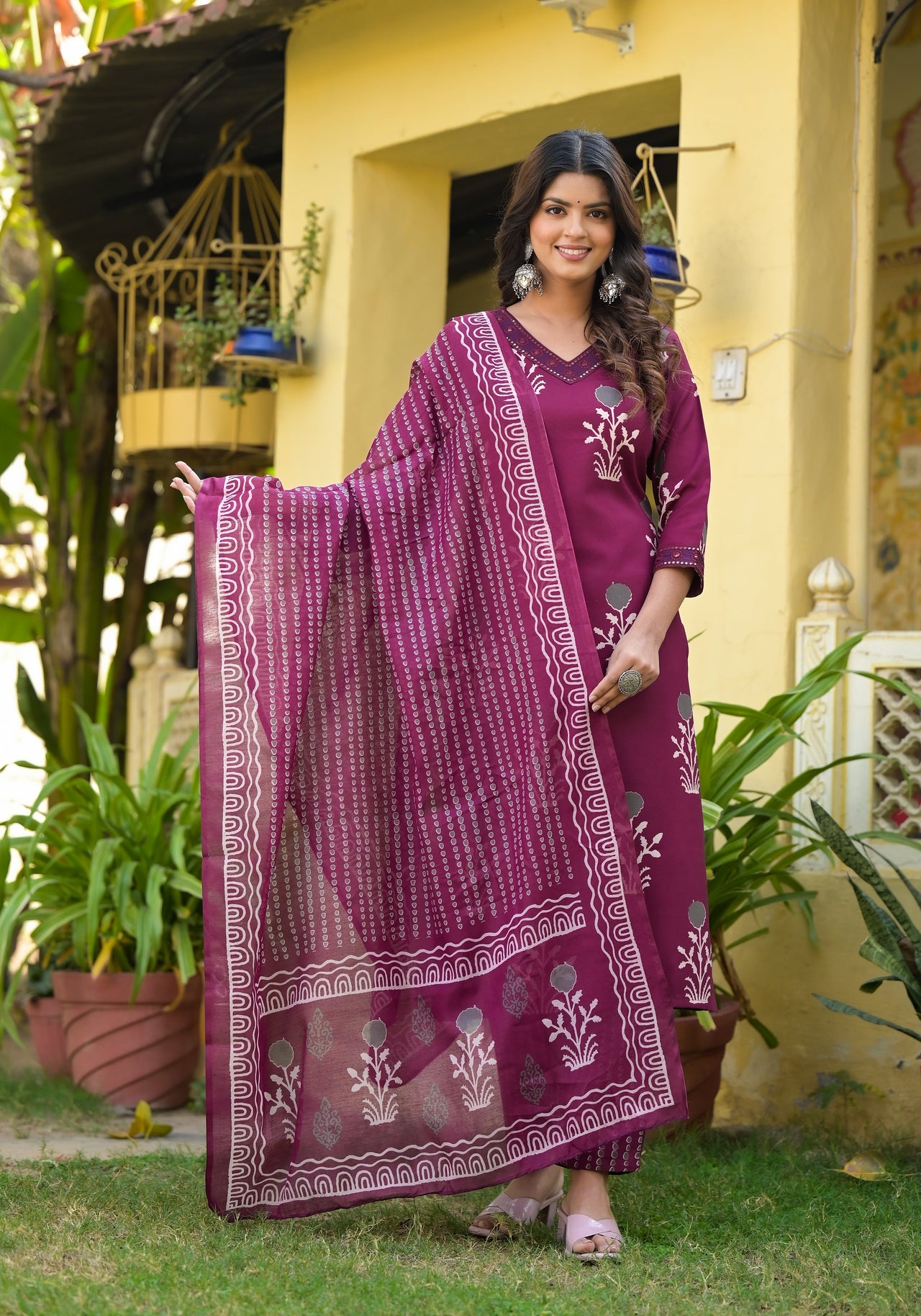 NOZ2TOZ Women Purple Printed Viscose Rayon Kurta, Pant And Dupatta Set