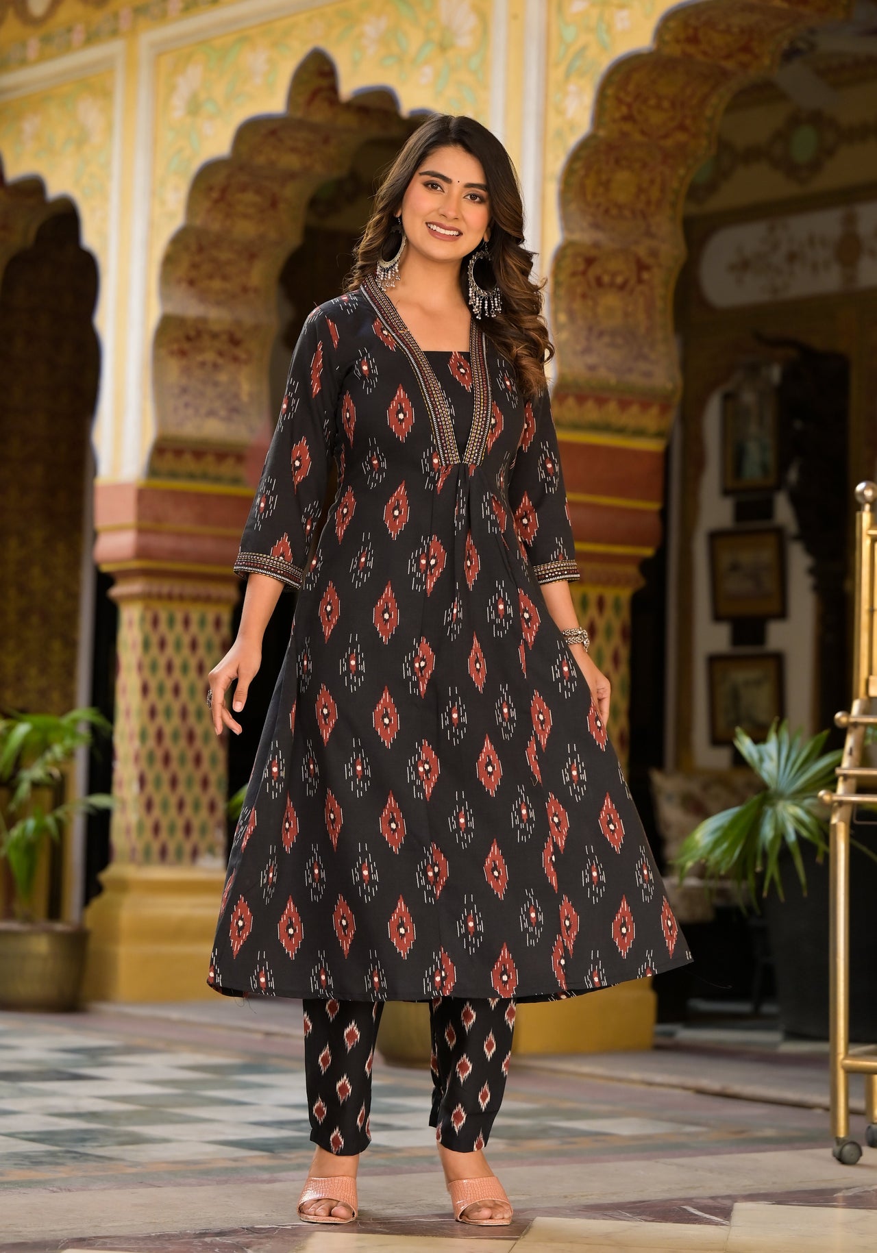 NOZ2TOZ Women Black Printed Viscose Rayon Kurta, Pant And Dupatta Set