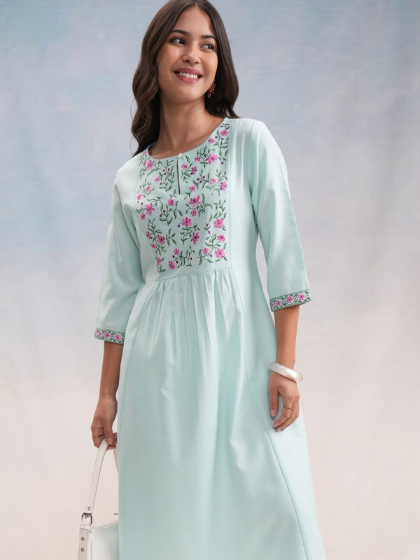 Vishudh Blue Floral Embroidered Keyhole Neck A-Line Straight Kurta - Distacart