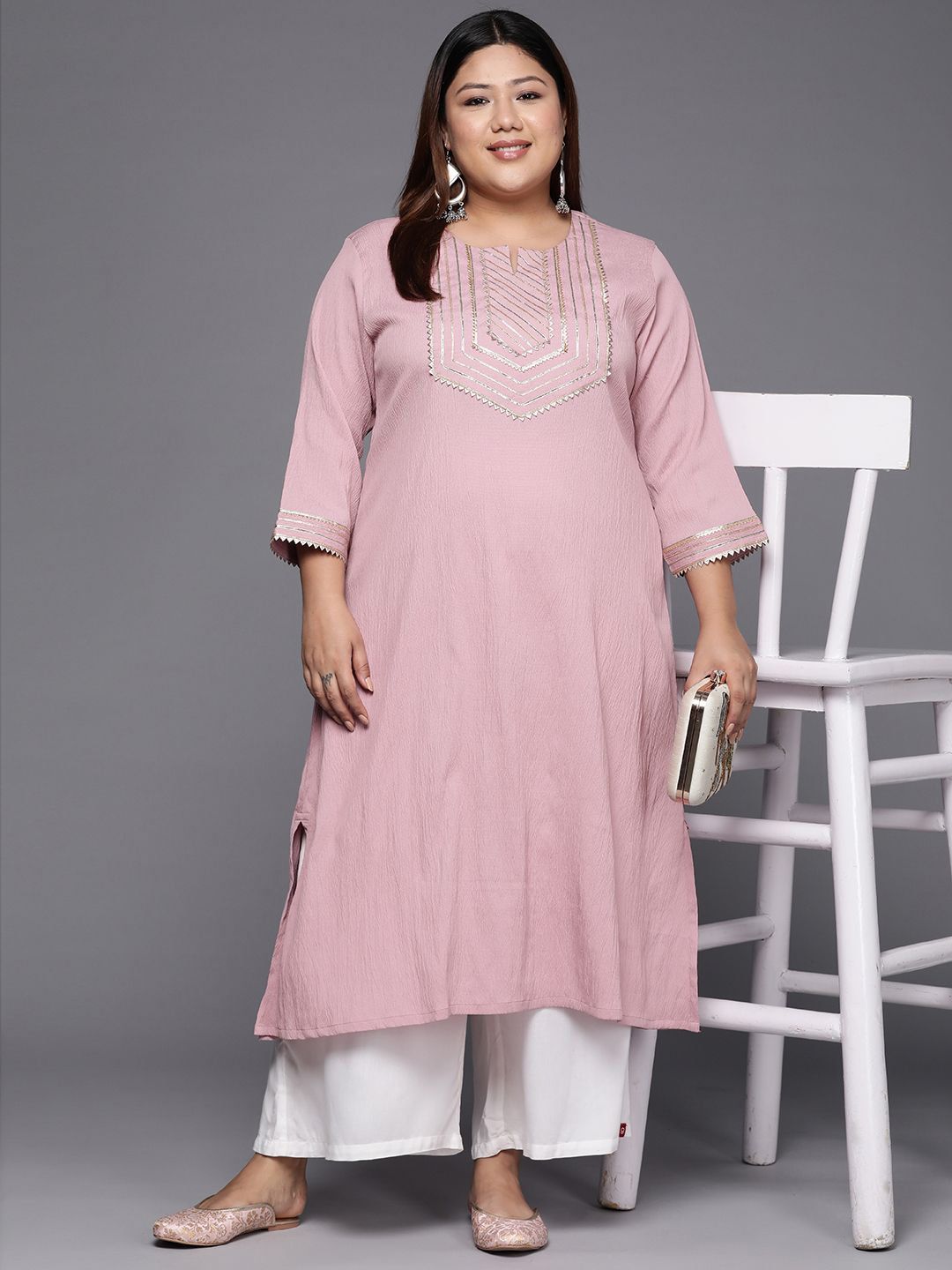 Sztori Embellished Gotta Patti Detail Crepe Kurta - Distacart