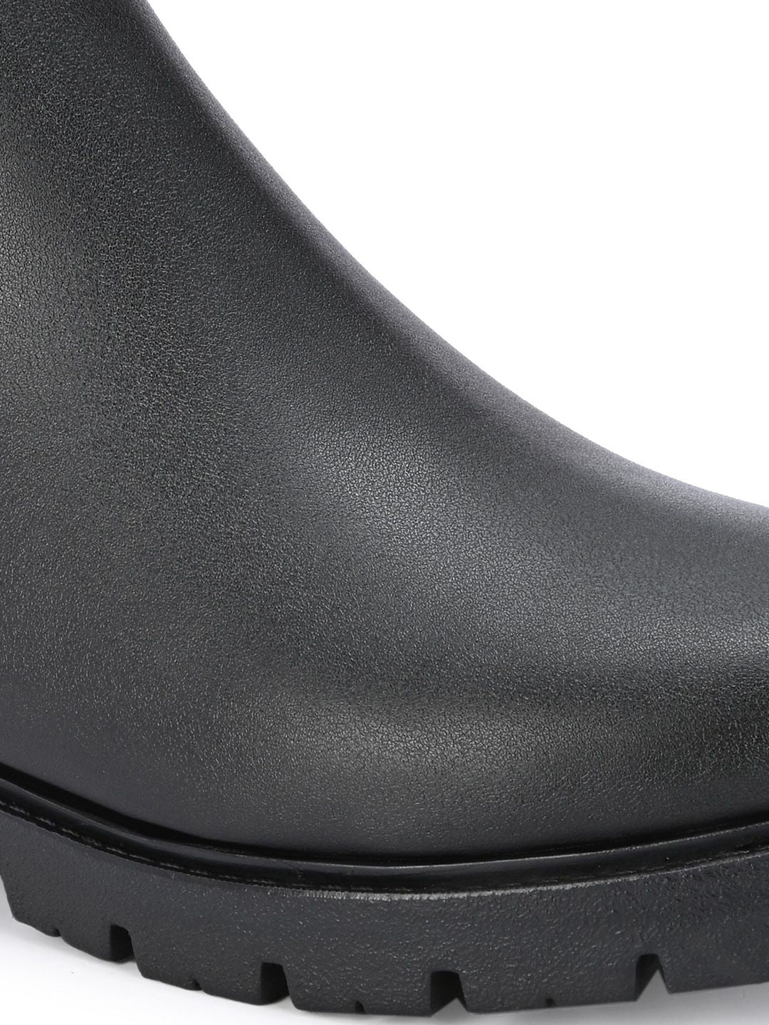 Roadster The Lifestyle Co Women Round Toe Chealsea Boots