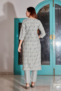 Thumbnail for Malishka Women's Grey Cotton Blend Digital Print & Handwork Kurta Set