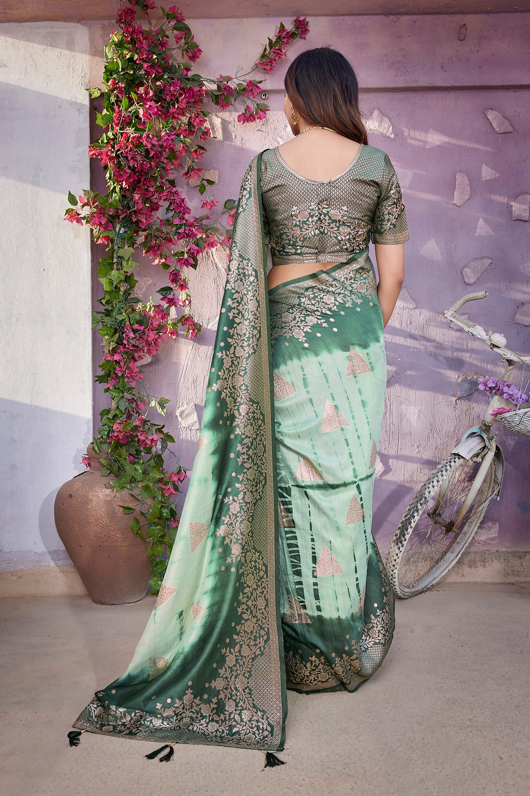 NOZ2TOZ Women Party Wear Viscose Silk Saree with Unstitched Blouse - Light Green
