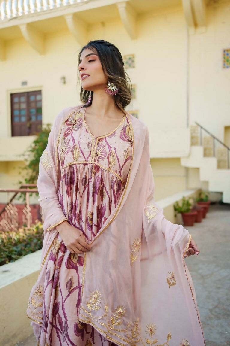 Vaasva Women Nude-Pink Muslin Embroidered Kurta,Pant & Dupatta Set - Distacart