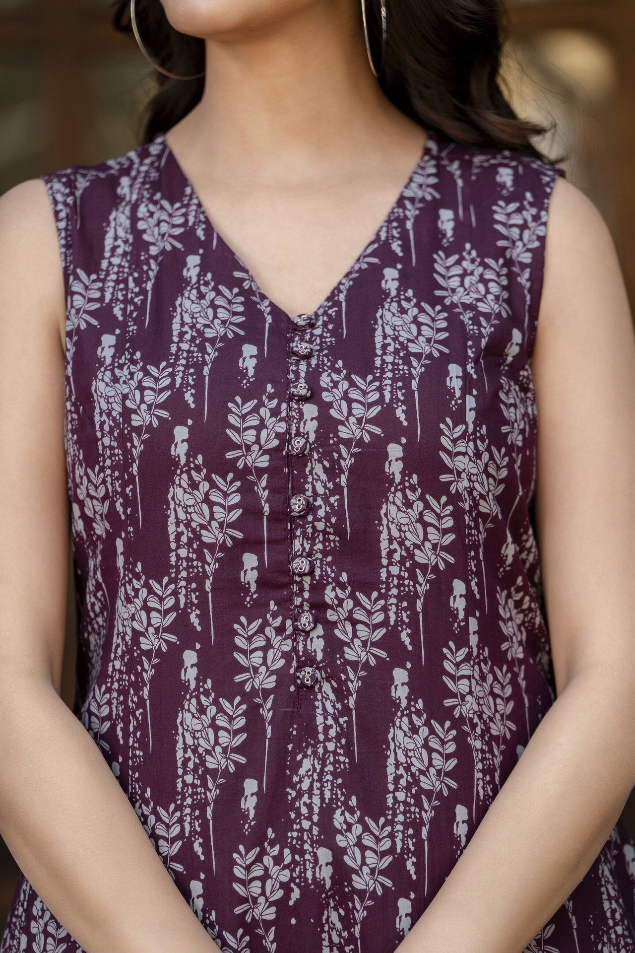 Women Burgundy Abstract Printed Sleeveless Midi Dress - Rasiya - Distacart