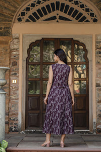 Thumbnail for Women Burgundy Abstract Printed Sleeveless Midi Dress - Rasiya - Distacart