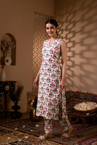 Thumbnail for Women Off White Printed Straight Kurta With Trouser - Rasiya