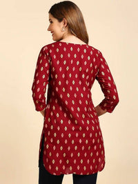 Thumbnail for Anubhutee Maroon & Beige Printed Straight Kurta - Distacart