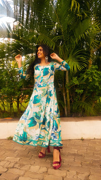 Thumbnail for Women Off White & Blue Floral Printed Floral Anarkali Kurta - Rasiya