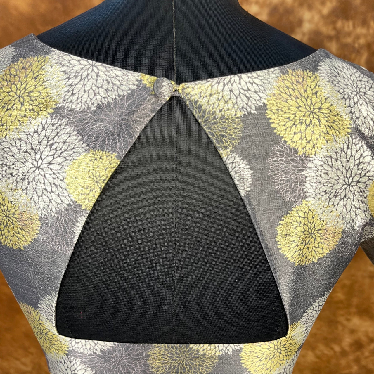 Multi Print Facade Ash Grey Coloured Silk Ready to Wear Blouse - kapda Tailor - Distacart