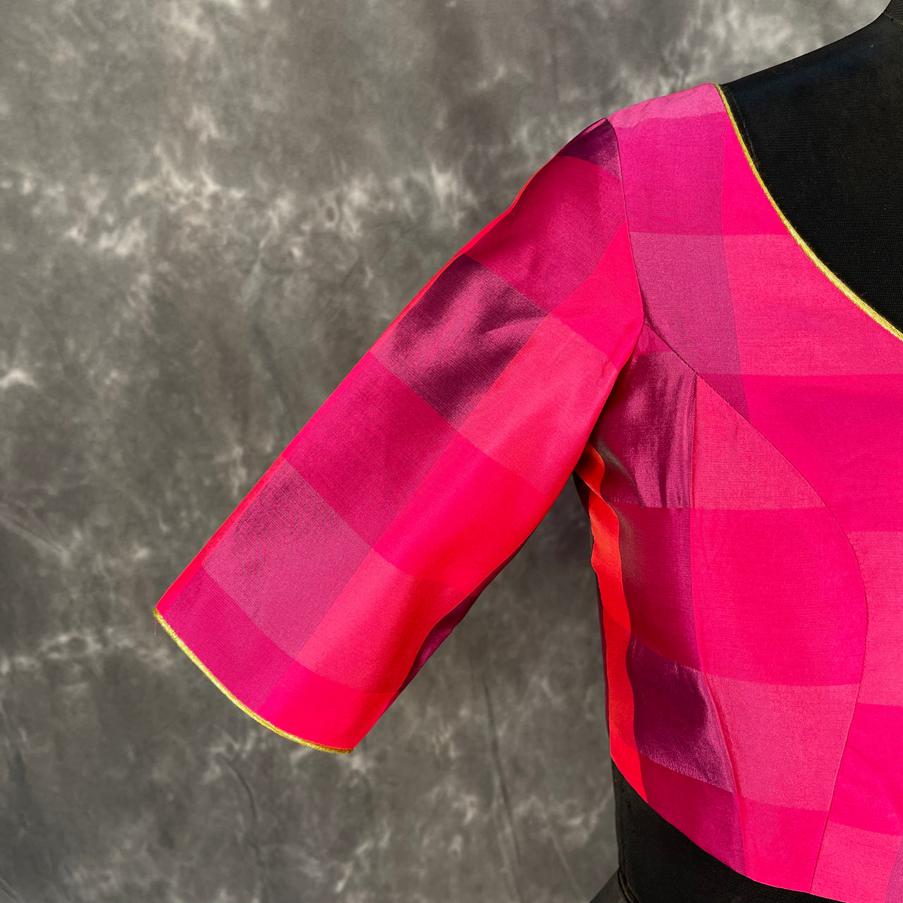 Piped Pleasure Rani Pink Coloured Silk Ready to Wear Blouse - kapda Tailor - Distacart
