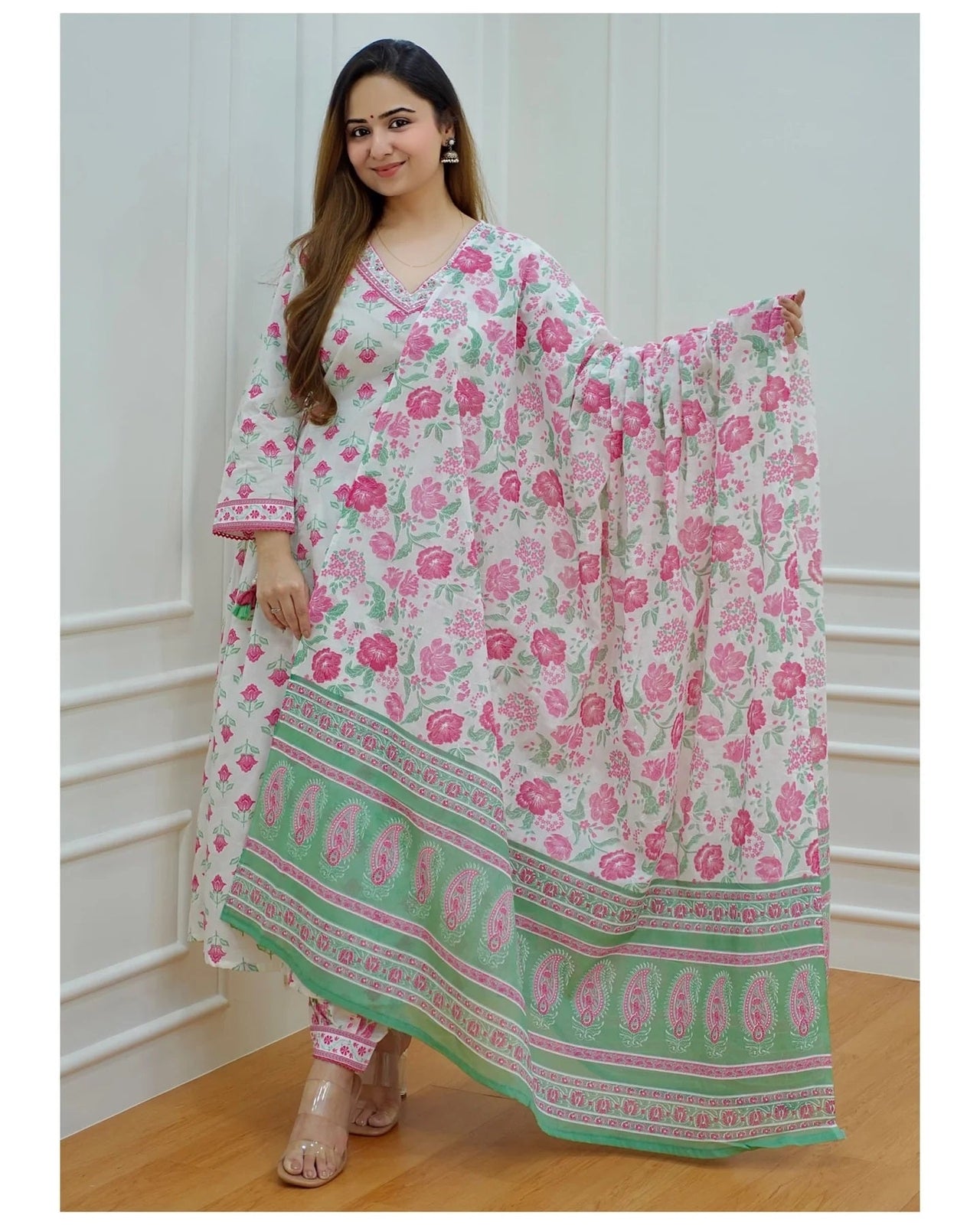 NOZ2TOZ Women White Floral Print Viscose Rayon Kurta And Pant Set