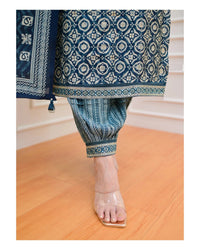 Thumbnail for NOZ2TOZ Women Green Embroidered, Printed Viscose Rayon Kurta, Pant And Dupatta Set