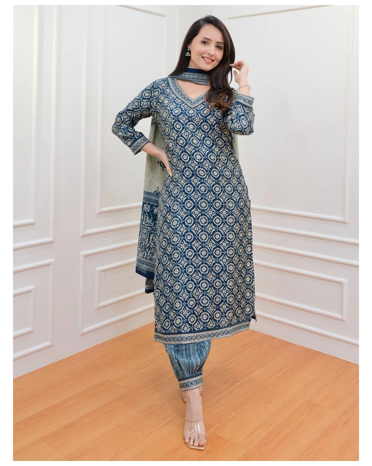 NOZ2TOZ Women Green Embroidered, Printed Viscose Rayon Kurta, Pant And Dupatta Set