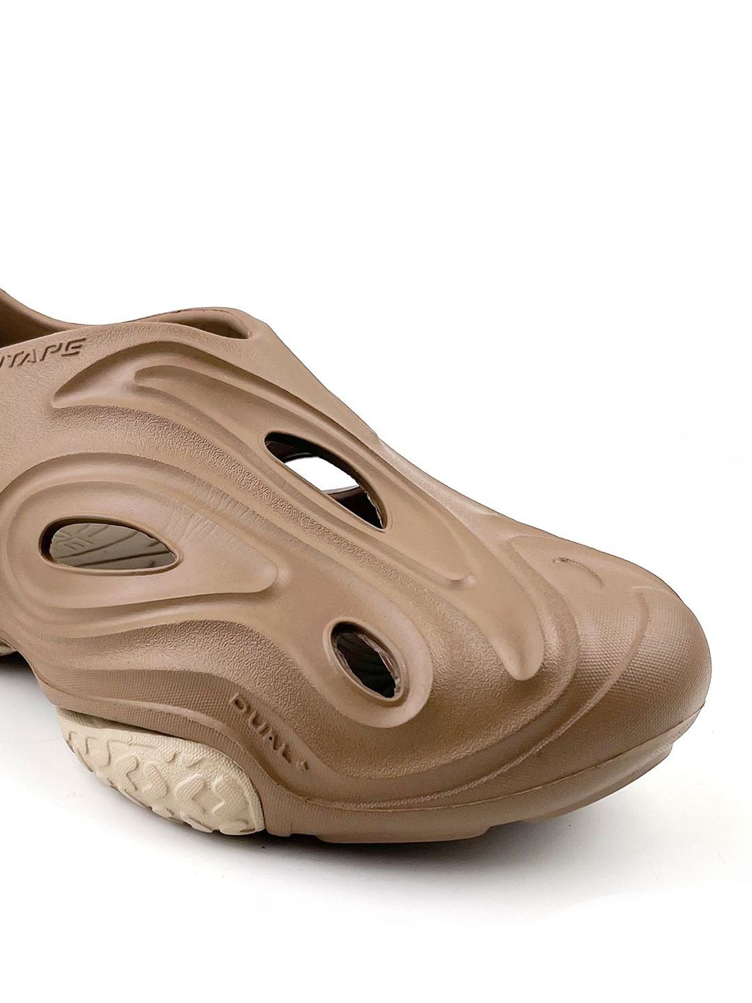 Red Tape Men Self Design Comfort Clogs