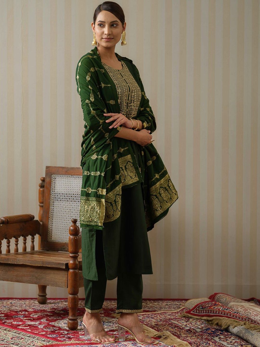 Ode by House of Pataudi Floral Printed Straight Kurta & Trousers With Dupatta - Distacart